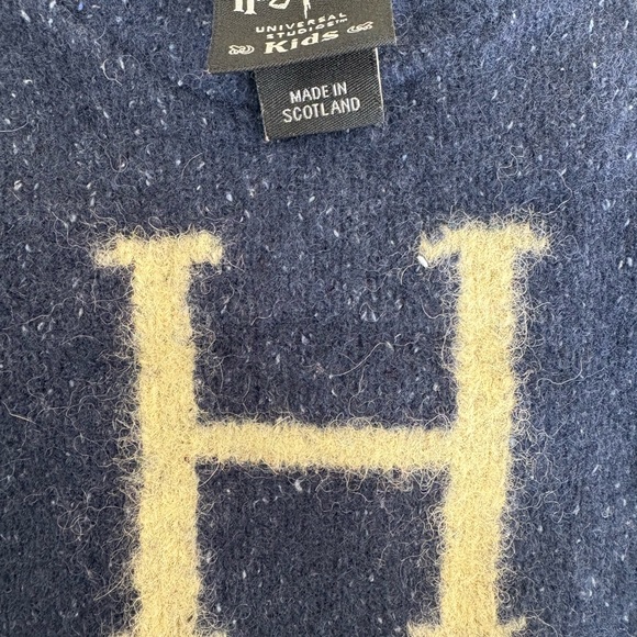 Harry Potter Universal Studios Sweater - Picture 2 of 7